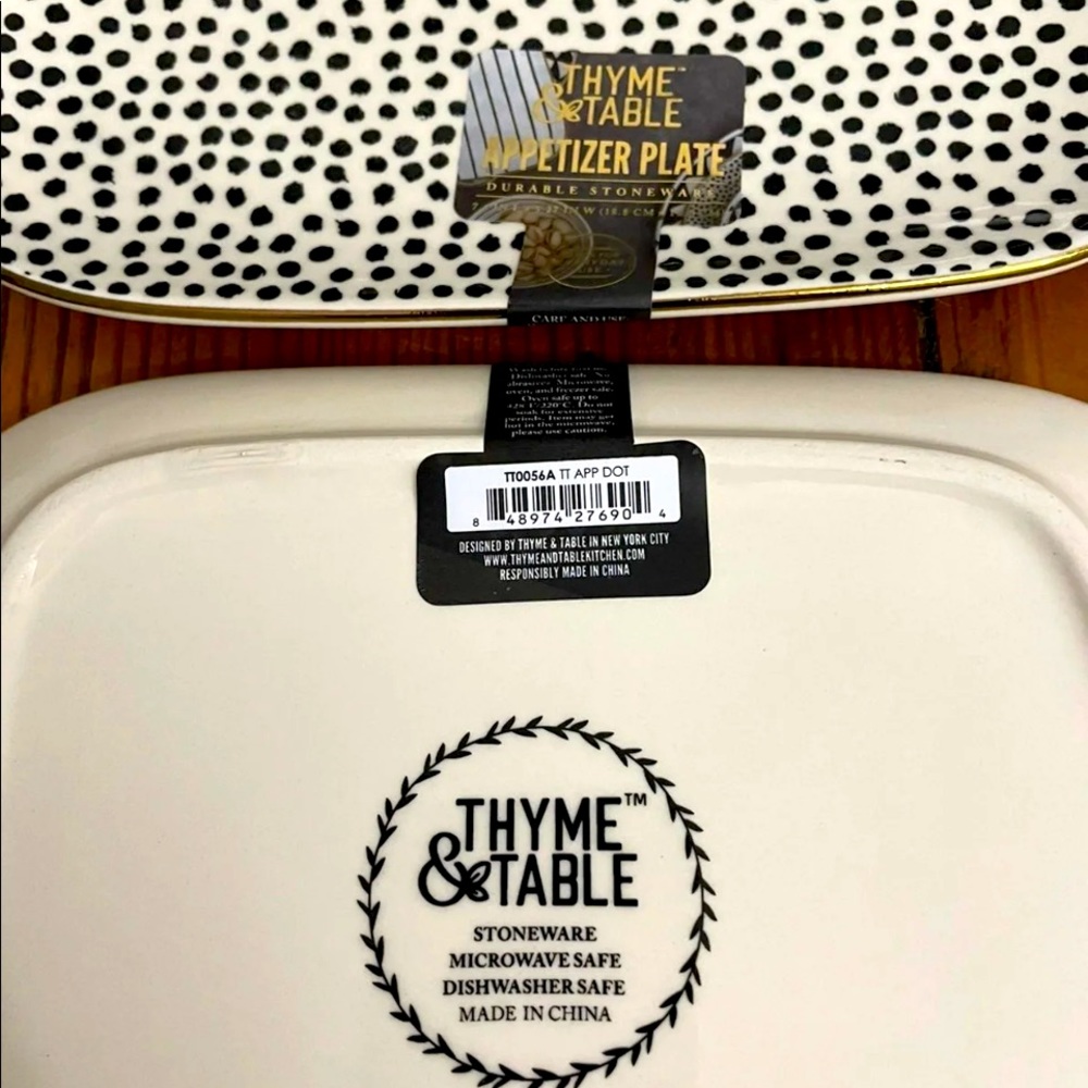 2 Thyme & Table Appetizer Plates - Picture 3 of 5
